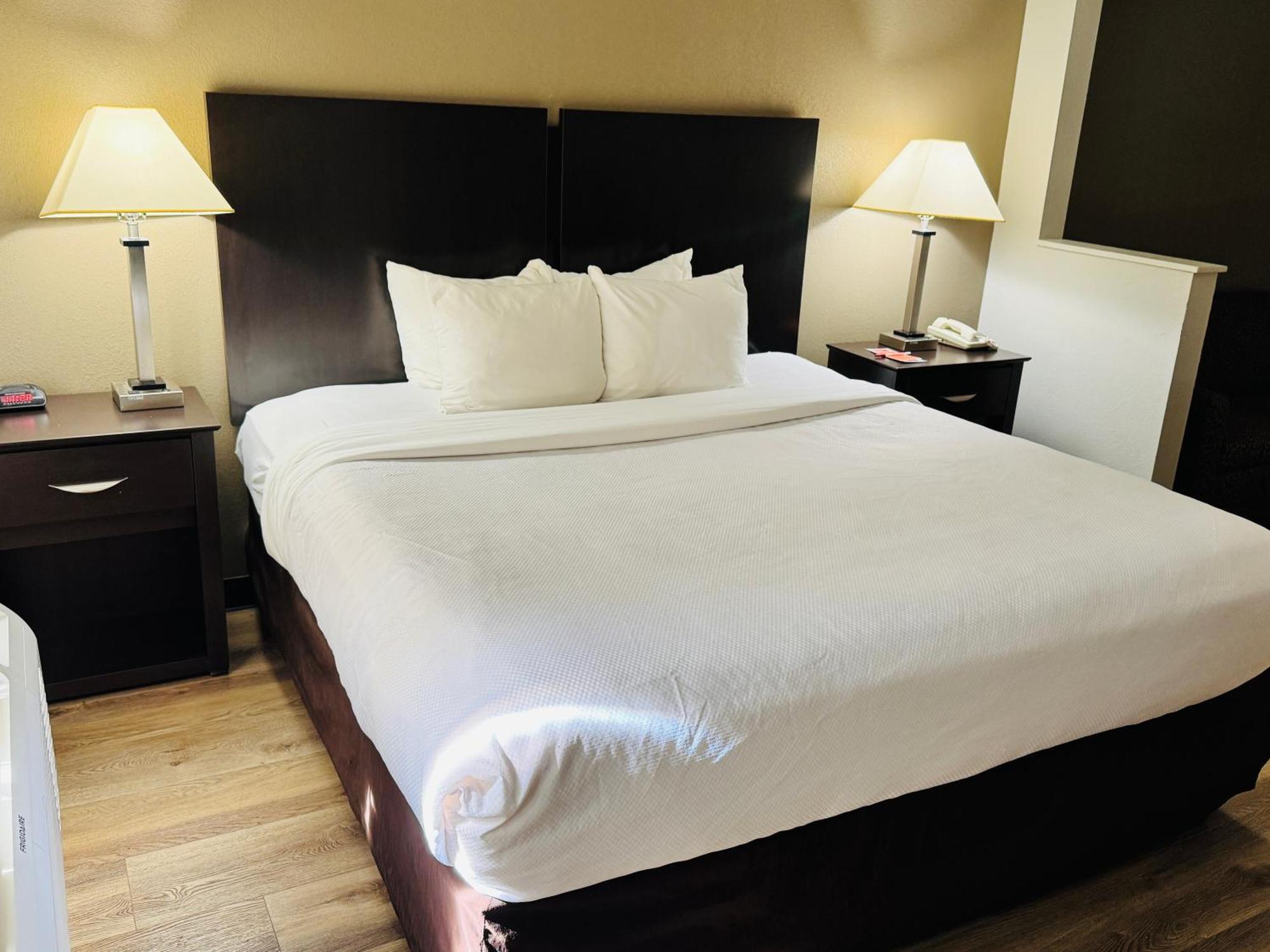 Econo Lodge Inn & Suites Monroe Exteriér fotografie