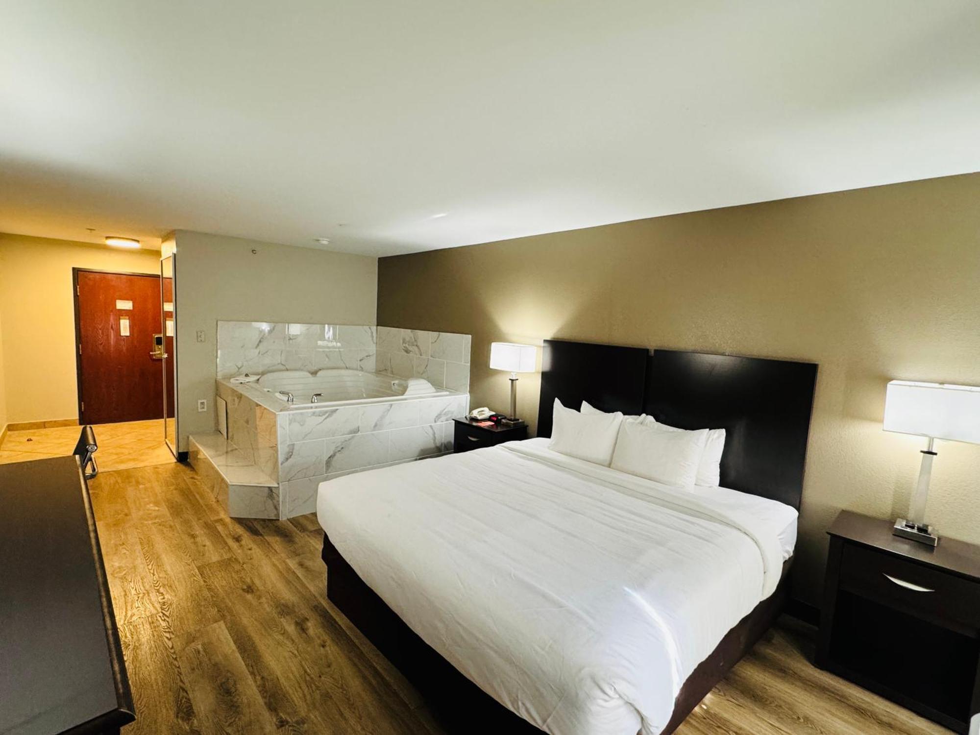 Econo Lodge Inn & Suites Monroe Exteriér fotografie
