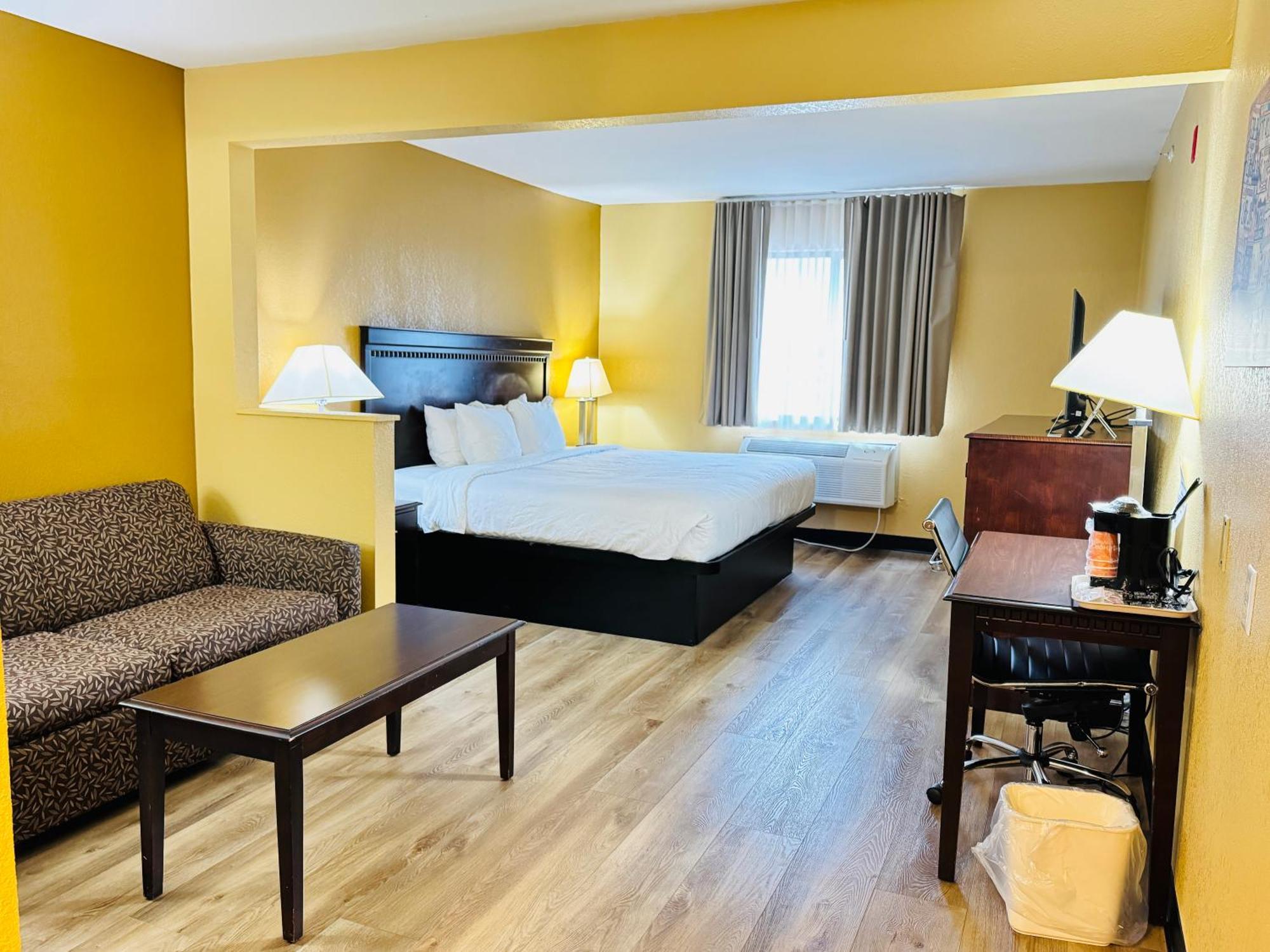 Econo Lodge Inn & Suites Monroe Exteriér fotografie
